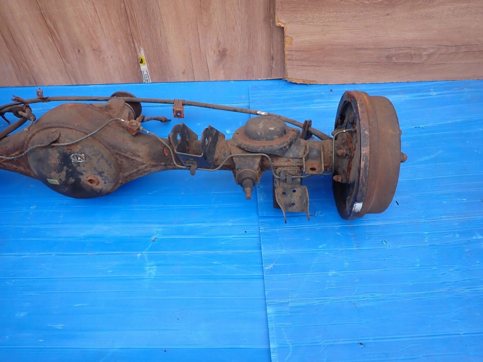 NISSAN VANETTE 2,0 BENZYNA MOST NAPĘDOWY TYŁ 4/9