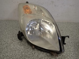 YARIS II 06-09 LAMPA PRZEDNIA PRAWA REFLEKTOR EU