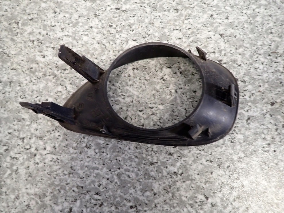 TOYOTA YARIS II 06- KRATKA HALOGENU PRAWA 4/6