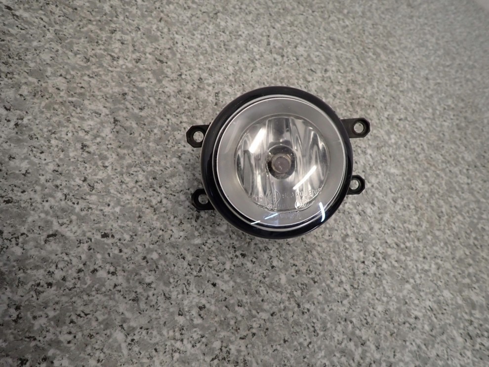 TOYOTA YARIS II 06-09 HALOGEN PRZEDNI PRAWY 6/7