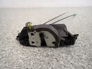 TOYOTA YARIS II 5d 06-11 ZAMEK DRZWI PRZEDNI LEWY 3/6 MINIATURA
