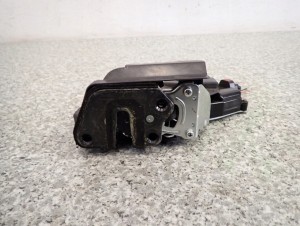 HYUNDAI MATRIX 02-10 ZAMEK TYLNY PRAWY 3/4 MINIATURA