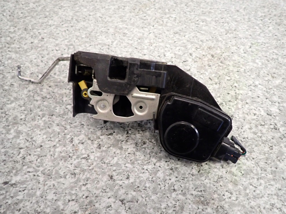 HYUNDAI MATRIX 02-10 ZAMEK PRZEDNI PRAWY 2/5