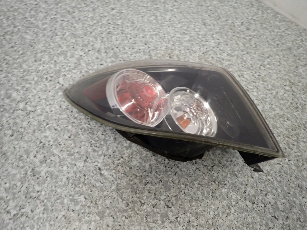 MAZDA 3 MAZDA3 HB 06- LAMPA TYLNA LEWA LIFT 4/7