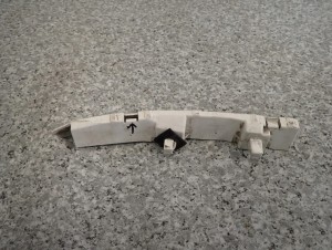 NISSAN ALMERA N16 03-06 ŚLIZG ZDERZAKA TYLNY LEWY 2/4 MINIATURA