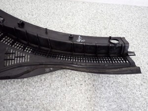 SUZUKI SWIFT 04-10 PODSZYBIE LEWE PLASTIKOWE 6/6 MINIATURA
