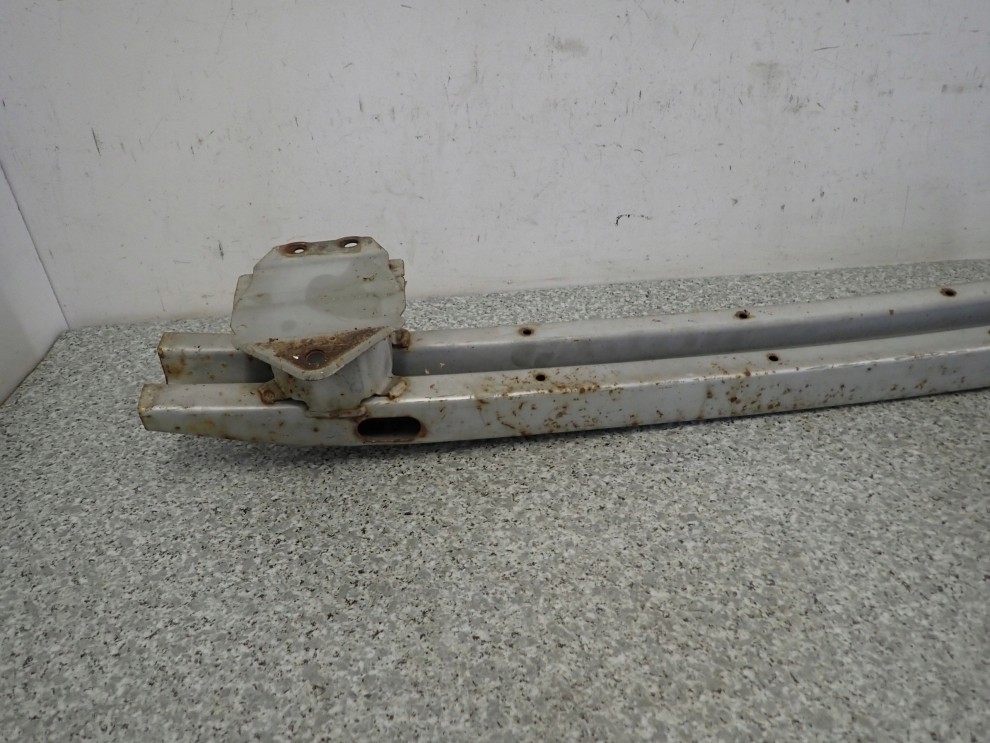 TOYOTA COROLLA VERSO 04-08 BELKA ZDERZAKA TYŁ 5/6