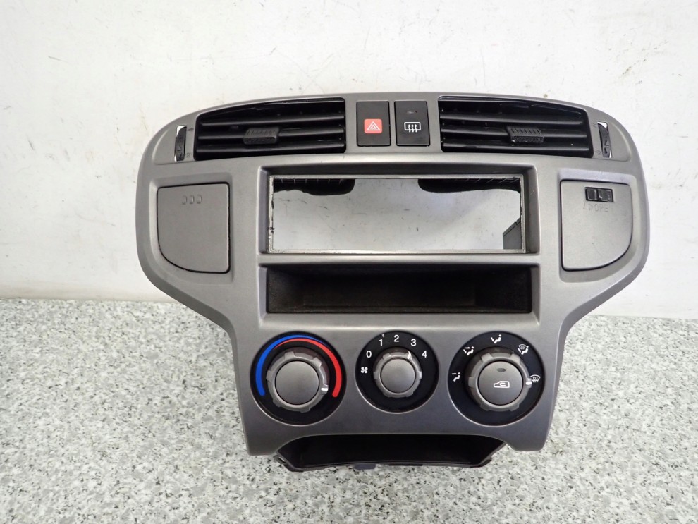 HYUNDAI MATRIX 02-10 PANEL NAWIEWU KRATKA RADIA 1/9