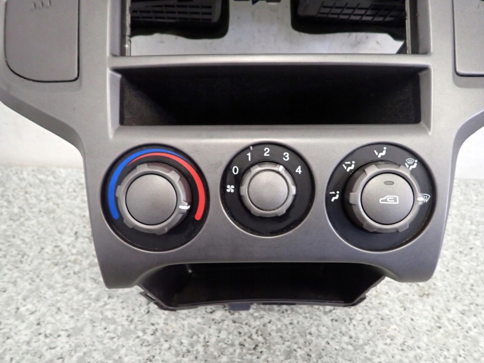 HYUNDAI MATRIX 02-10 PANEL NAWIEWU KRATKA RADIA 2/9