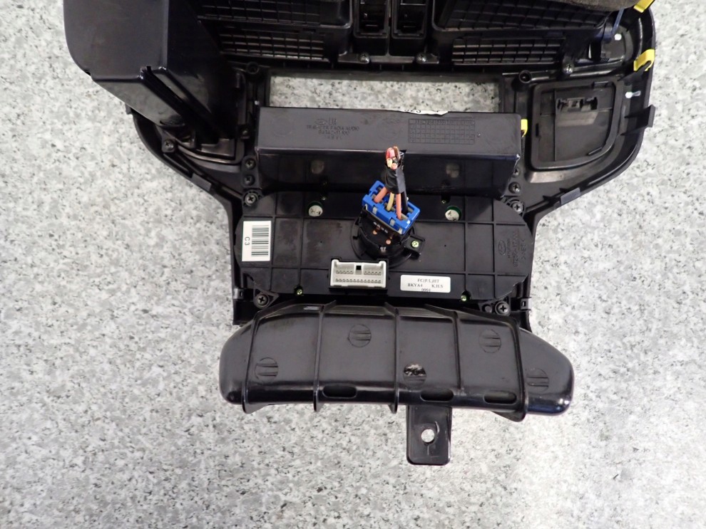 HYUNDAI MATRIX 02-10 PANEL NAWIEWU KRATKA RADIA 9/9