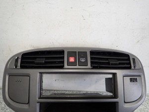 HYUNDAI MATRIX 02-10 PANEL NAWIEWU KRATKA RADIA 3/9 MINIATURA
