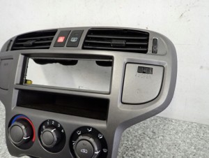 HYUNDAI MATRIX 02-10 PANEL NAWIEWU KRATKA RADIA 5/9 MINIATURA