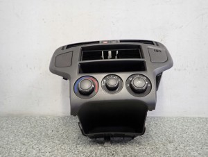 HYUNDAI MATRIX 02-10 PANEL NAWIEWU KRATKA RADIA 6/9 MINIATURA