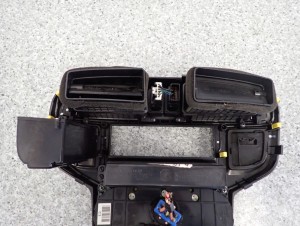 HYUNDAI MATRIX 02-10 PANEL NAWIEWU KRATKA RADIA 8/9 MINIATURA