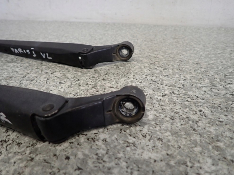 TOYOTA YARIS I 99-05 RAMIE WYCIERACZKI PRZEDNIE LEWE LUB PRAWE 2/3