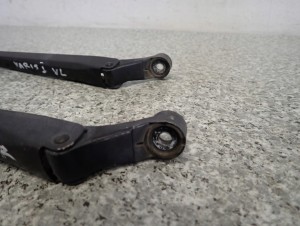TOYOTA YARIS I 99-05 RAMIE WYCIERACZKI PRZEDNIE LEWE LUB PRAWE 2/3 MINIATURA