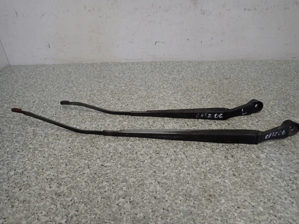 HYUNDAI GETZ 06-10 CRDI RAMIE WYCIERACZKI PRZEDNIE LEWE LUB PRAWE 1/4