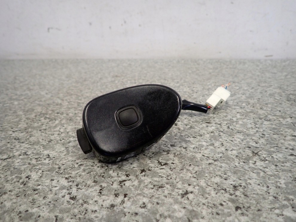 TOYOTA YARIS II 06- KLAMKA SWITCH KLAPY BAGAŻNIKA KEYLESS 1/4