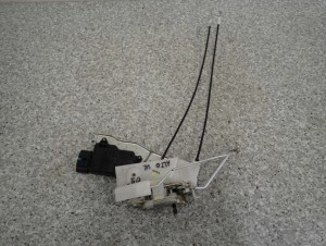 SUZUKI ALTO 09- PIXO ZAMEK DRZWI PRZEDNI LEWY 2/5 MINIATURA