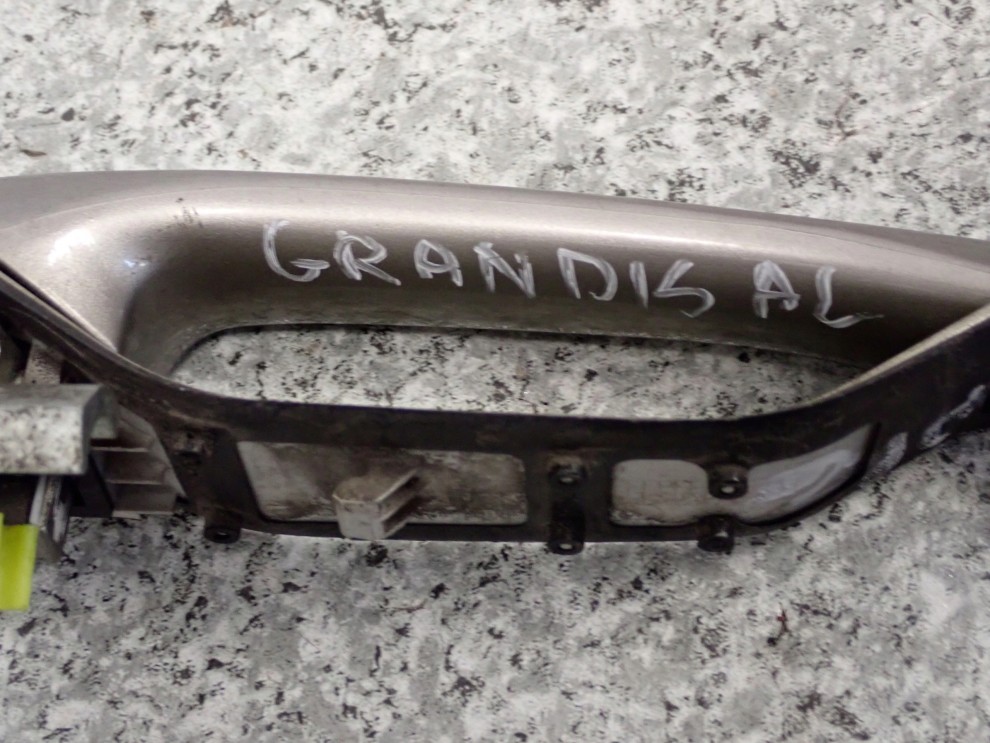 MITSUBISHI GRANDIS 03-11 KLAMKA TYLNA PRAWA 6/8
