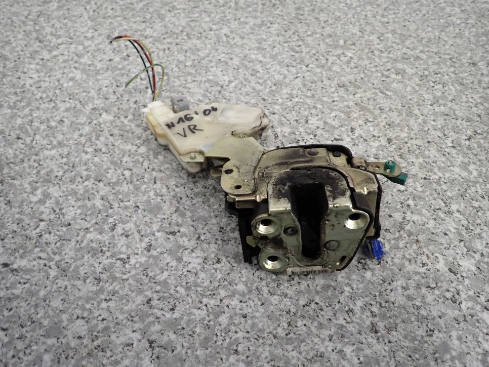 NISSAN ALMERA N16 00-06 ZAMEK DRZWI TYLNY LEWY 1/4