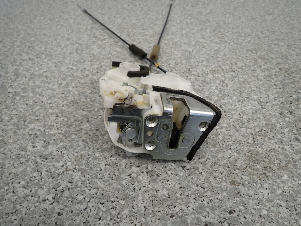 SUZUKI SWIFT HB 04-09 ZAMEK DRZWI TYLNY PRAWY 5/6