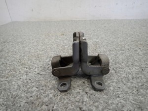 SUZUKI SX4 06-12 ZAWIASY DRZWI PRZEDNICH LEWYCH KOMPLET 3/4 MINIATURA
