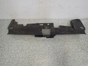 MITSUBISHI LANCER VIII 08- OSŁONA GÓRNA PASA PRZEDNIEGO 2/4 MINIATURA