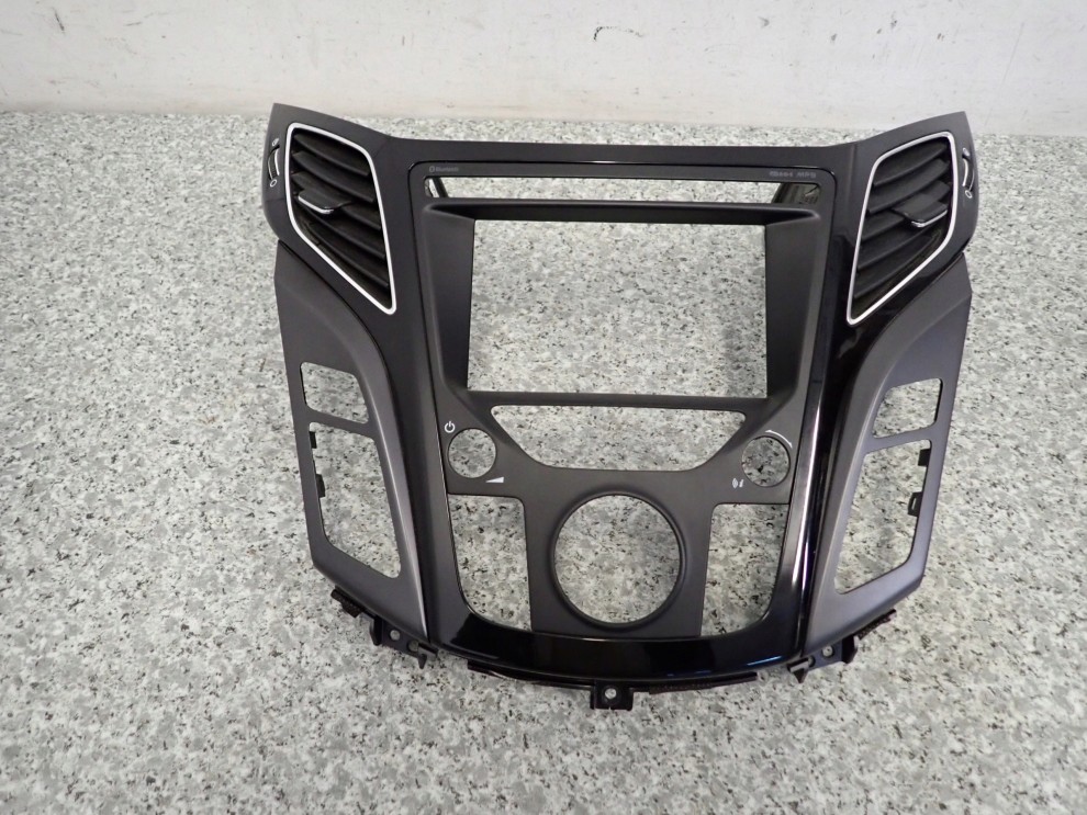 HYUNDAI i40 11-15 RAMKA RADIA KRATKA NAWIEWU 1/7