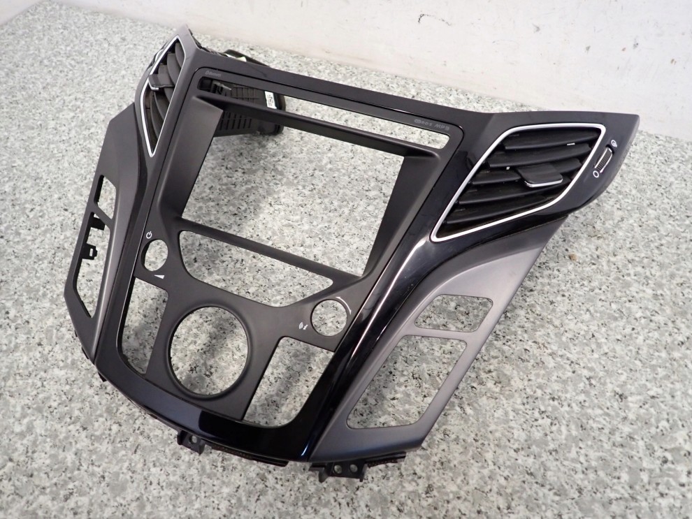 HYUNDAI i40 11-15 RAMKA RADIA KRATKA NAWIEWU 2/7