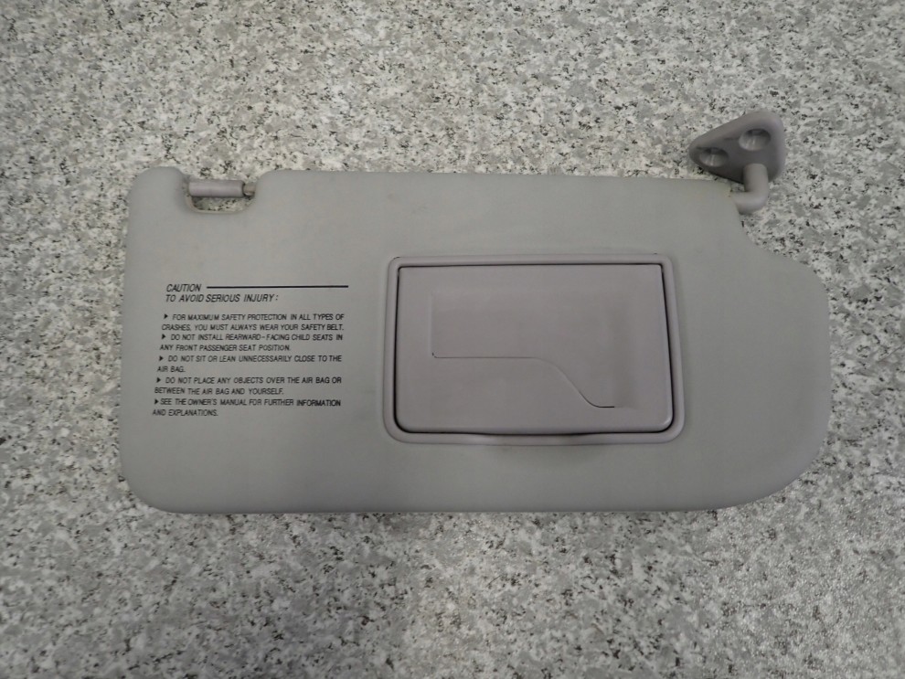 HYUNDAI TUCSON 04- DASZEK PRZECIWSŁONECZNY PRAWY 1/4