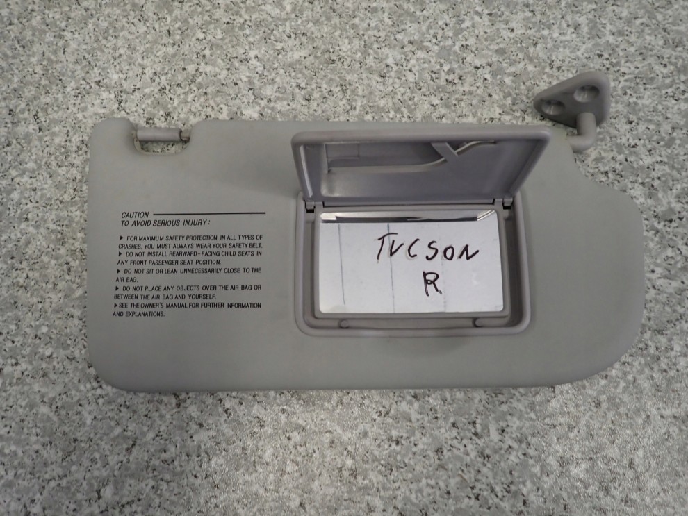 HYUNDAI TUCSON 04- DASZEK PRZECIWSŁONECZNY PRAWY 2/4