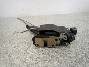 TOYOTA COROLLA E12 02- ZAMEK DRZWI PRZEDNI PRAWY 3/7 MINIATURA