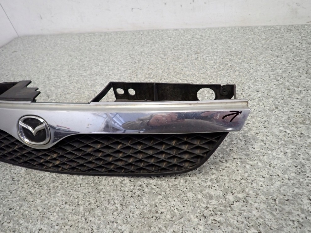 MAZDA 323 BJ 97-00 ATRAPA GRILL ORYGINALNA 4/8