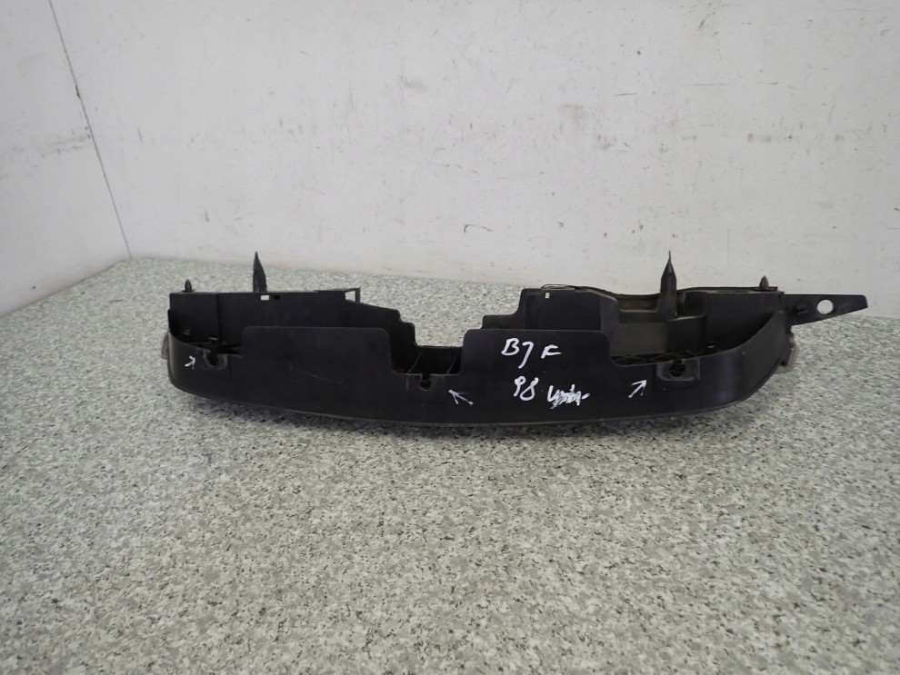 MAZDA 323 BJ 97-00 ATRAPA GRILL ORYGINALNA 6/8
