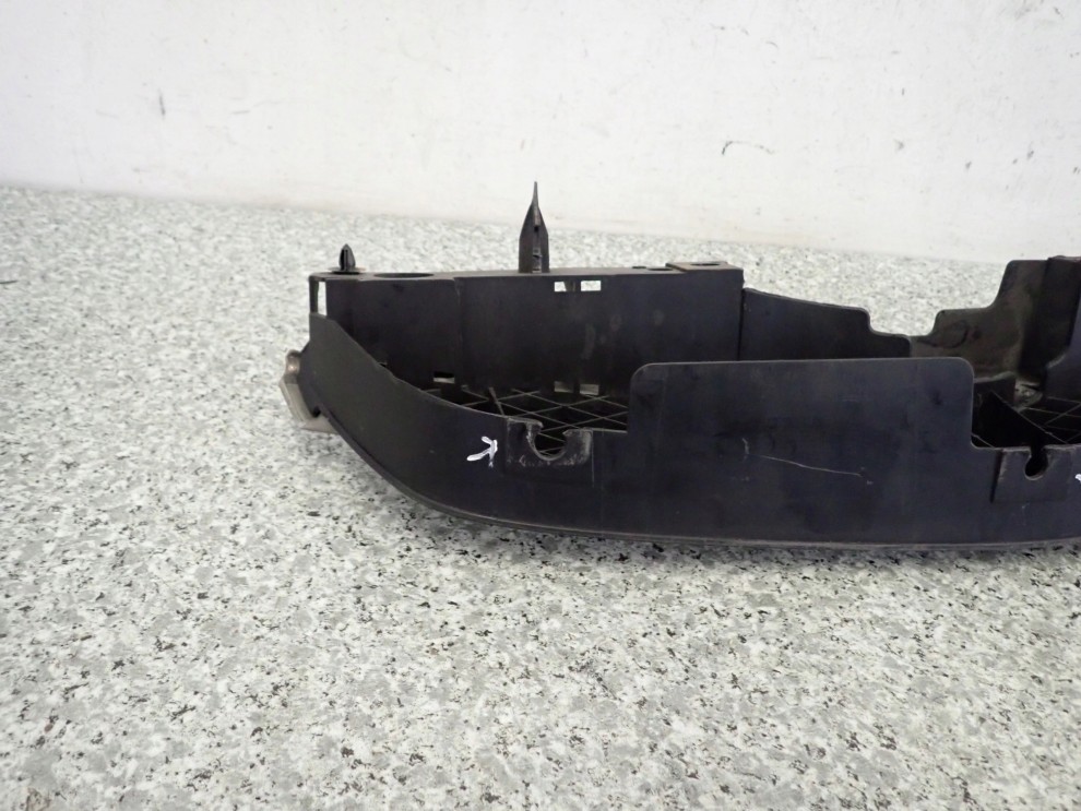 MAZDA 323 BJ 97-00 ATRAPA GRILL ORYGINALNA 8/8