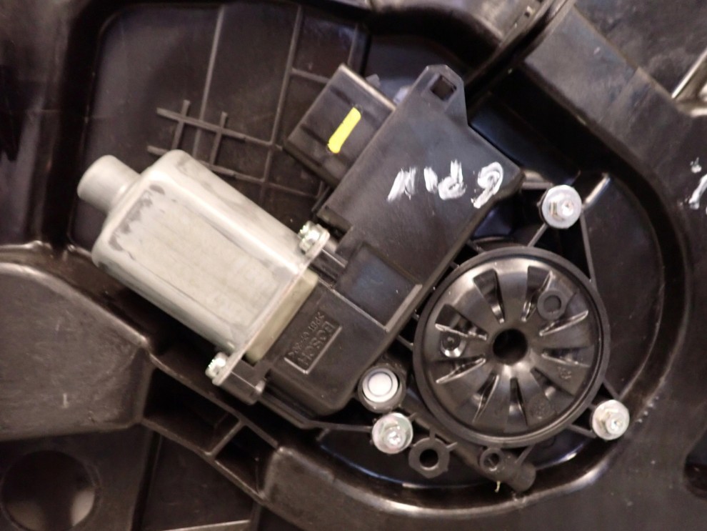 HYUNDAI i40 11-18 PODNOŚNIK MECHANIZM SZYBY PRZEDNI PRAWY 3/4