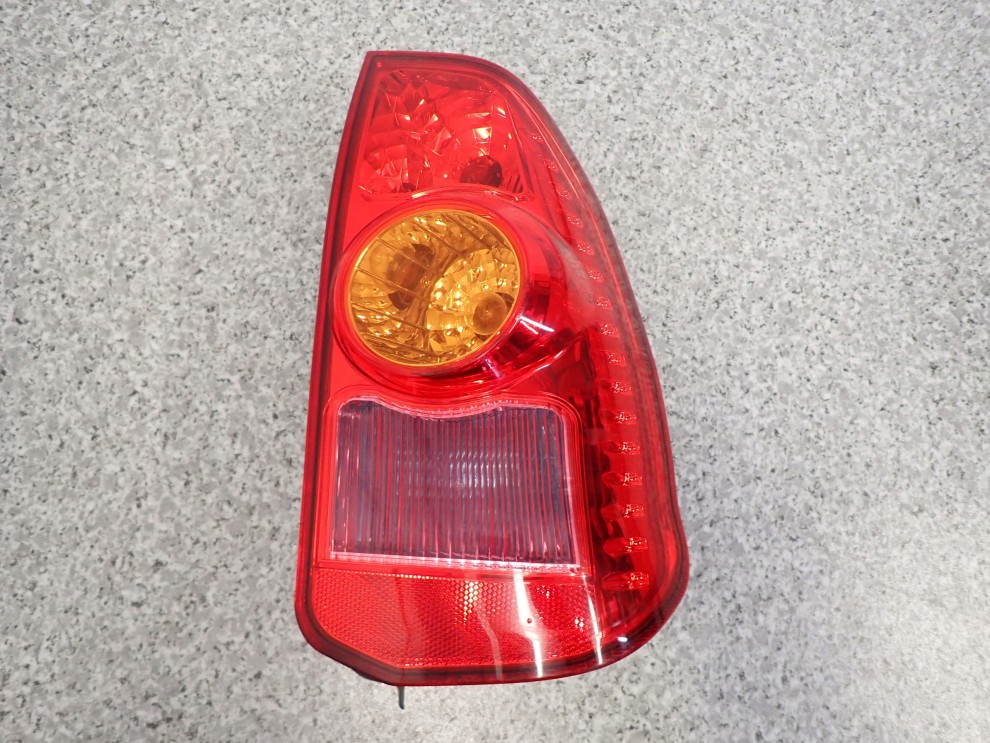 MITSUBISHI SPACE STAR 03- LAMPA TYLNA PRAWA LIFT 2/6