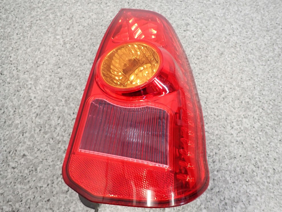 MITSUBISHI SPACE STAR 03- LAMPA TYLNA PRAWA LIFT 4/6