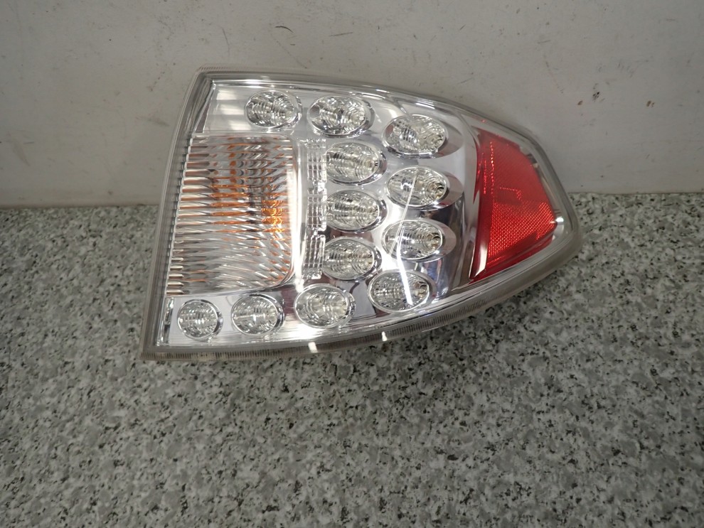 SUBARU IMPREZA III GH 07- LAMPA TYLNA PRAWA LED ZEWNĘTRZNA 1/6