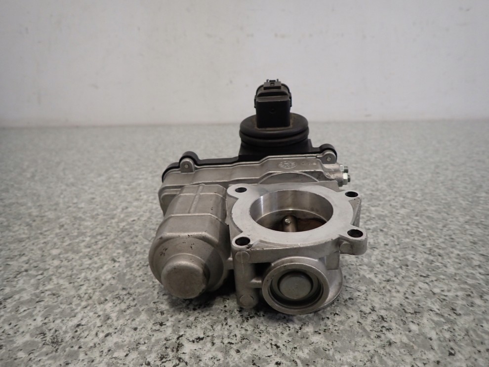 NISSAN NOTE E11 1.4 BENZ 06-11 PRZEPUSTNICA POWIETRZA 4/5