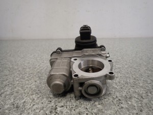 NISSAN NOTE E11 1.4 BENZ 06-11 PRZEPUSTNICA POWIETRZA 4/5 MINIATURA