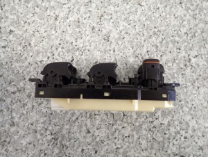 AVENSIS VERSO 01- PANEL SZYB PRZEDNI LEWY 3/4 MINIATURA