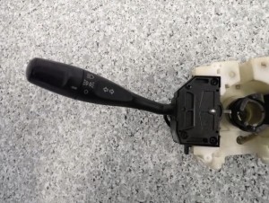 MITSUBISHI SPACE STAR PRZEŁĄCZNIK POD KIEROWNICE 2/4 MINIATURA