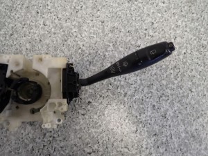 MITSUBISHI SPACE STAR PRZEŁĄCZNIK POD KIEROWNICE 3/4 MINIATURA