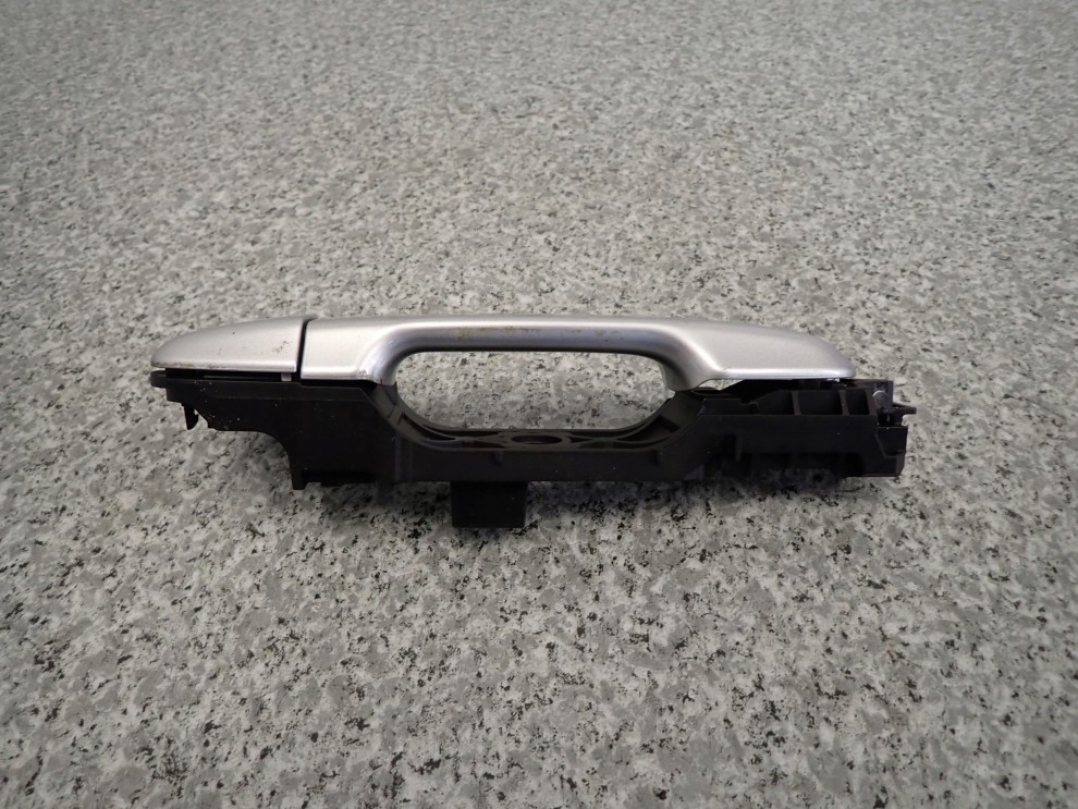 TOYOTA YARIS III 11-13 KLAMKA DRZWI TYLNA PRAWA 2/4