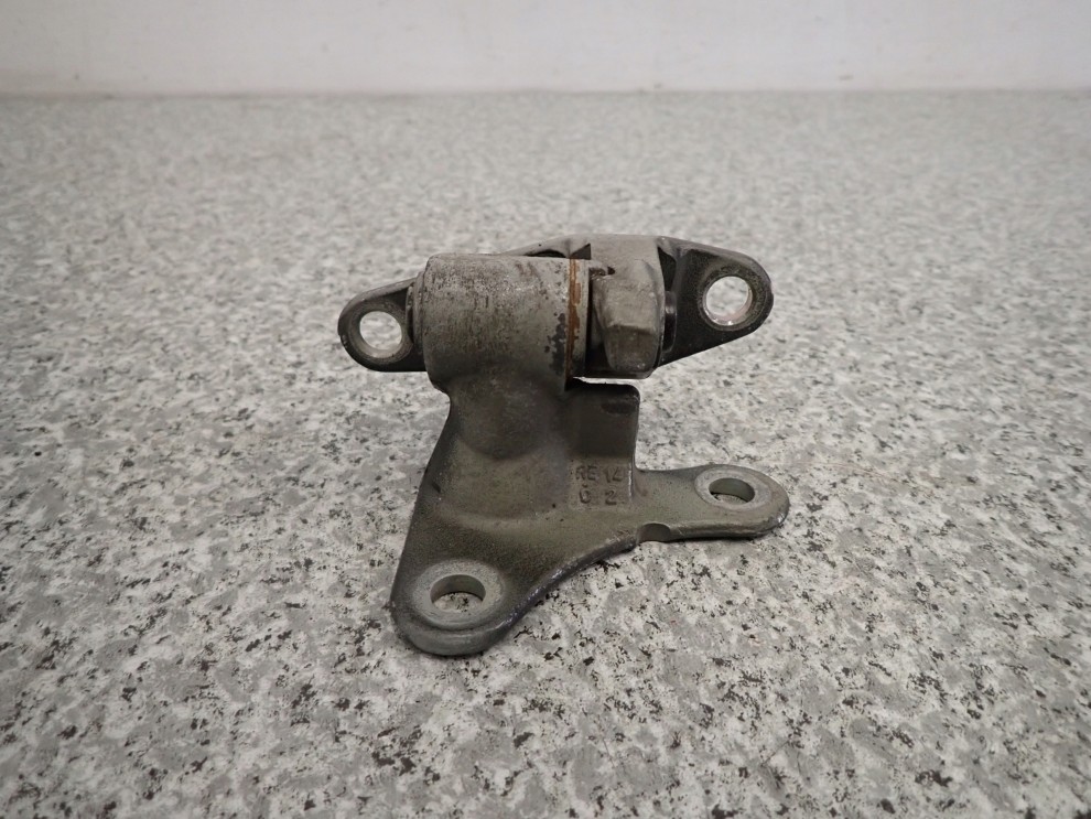 MITSUBISHI COLT 04- ZAWIAS DRZWI PRZEDNI PRAWY DOLNY 2/5