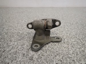 MITSUBISHI COLT 04- ZAWIAS DRZWI PRZEDNI PRAWY DOLNY 2/5 MINIATURA