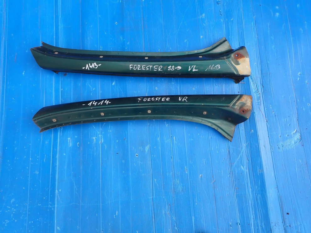 SUBARU FORESTER 97-02 SŁUPEK RAMKA SZYBY CZOŁOWEJ 1/2