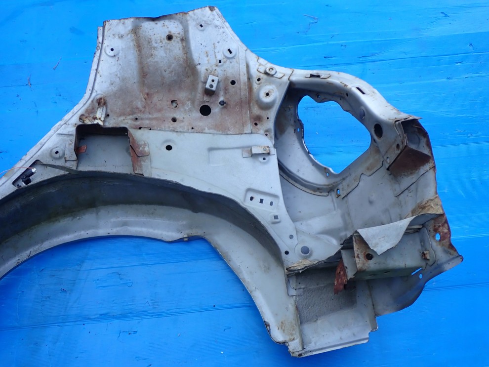 NISSAN ALMERA N16 5d 00-06 BŁOTNIK TYLNY PRAWY 7/8
